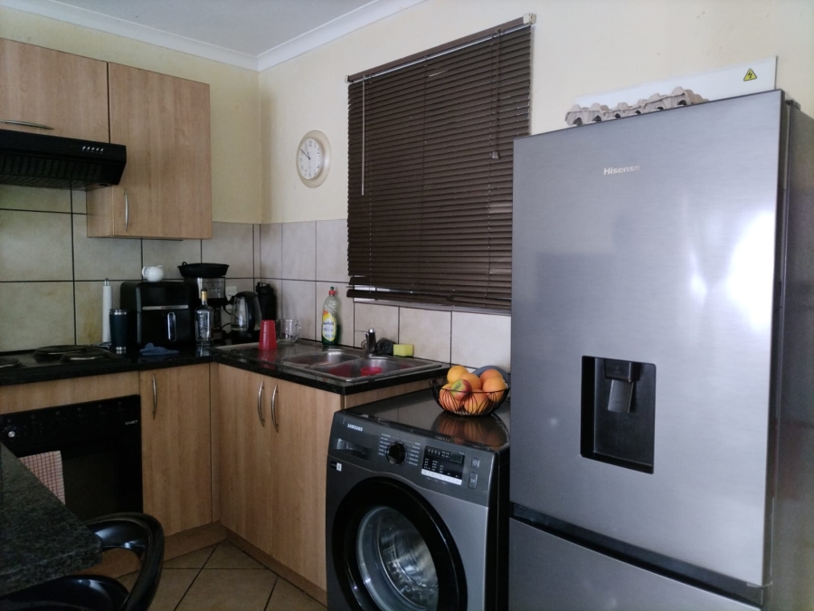 1 Bedroom Property for Sale in Waterval East North West